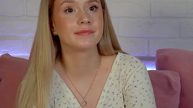 Snapshot of MilanaBalmain chatting on 15, 4, 2026 MilanaBalmain online show from 15, 4, 2026