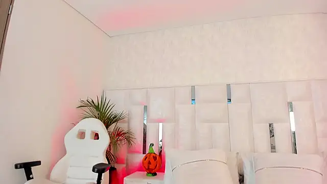 Snapshot of im_nika_ chatting on 31, 10, 2025 im nika online show from 31, 10, 2025