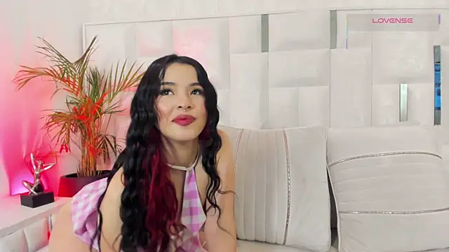 Snapshot of im_nika_ chatting on 8, 11, 2025 im nika online show from 8, 11, 2025