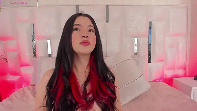 Snapshot of im_nika_ chatting on 4, 12, 2025 im nika online show from 4, 12, 2025