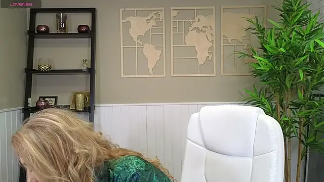 LadyLeea online show from 5, 2, 2025