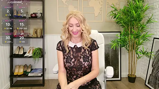 LadyLeea online show from 19, 9, 2025