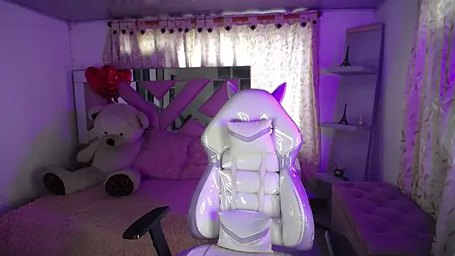 Mia Fischer online show from 22, 2, 2025