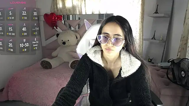 Mia Fischer online show from 24, 2, 2025