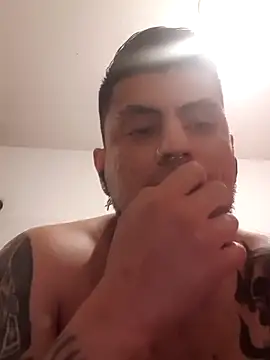 LeggyOttoman online show from 12, 4, 2026