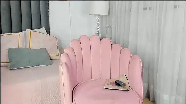 Snapshot of samanta_william chatting on 19, 3, 2025 samanta william online show from 19, 3, 2025