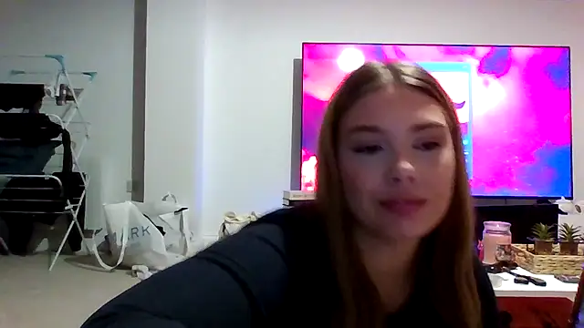 Snapshot of Krystal_Tx chatting on 2, 11, 2025 Krystal Tx online show from 2, 11, 2025