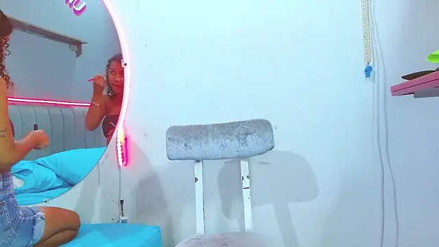 minimi naty online show from 9, 12, 2024