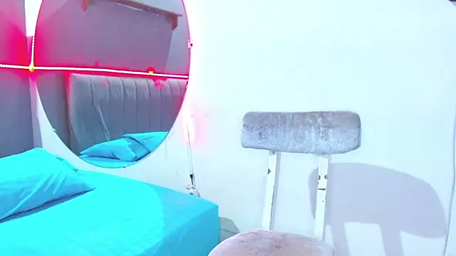 minimi naty online show from 20, 1, 2025