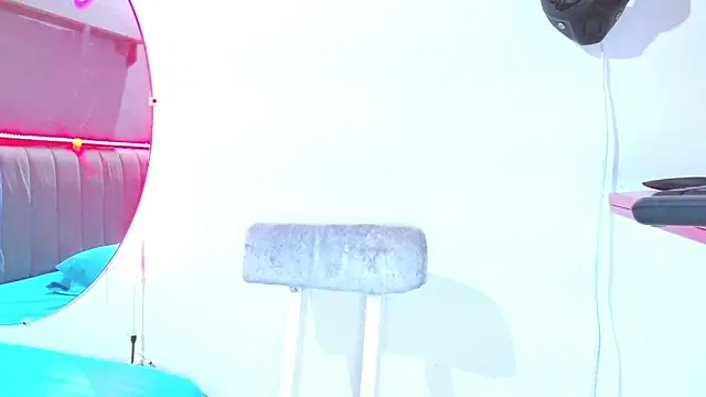 minimi naty online show from 6, 2, 2025