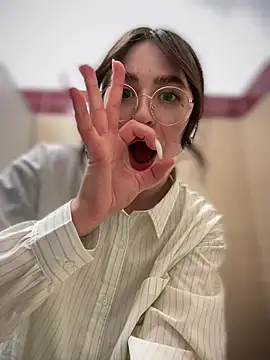 meow girl online show from 8, 3, 2025