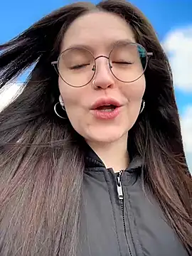 meow girl online show from 23, 4, 2026