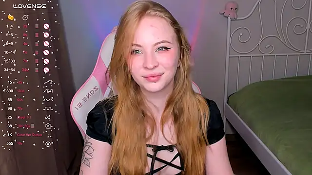 Snapshot of lilKitty_Melanie chatting on 1, 11, 2025 lilKitty Melanie online show from 1, 11, 2025