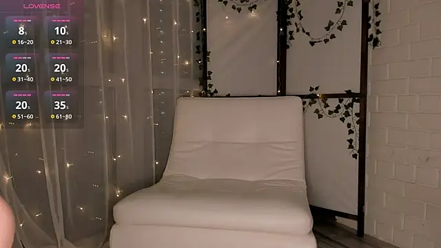 Snapshot of ms_elizabethqueen chatting on 1, 2, 2025 ms elizabethqueen online show from 1, 2, 2025
