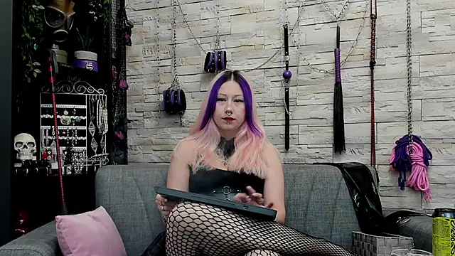 CruelMistress online show from 17, 11, 2025