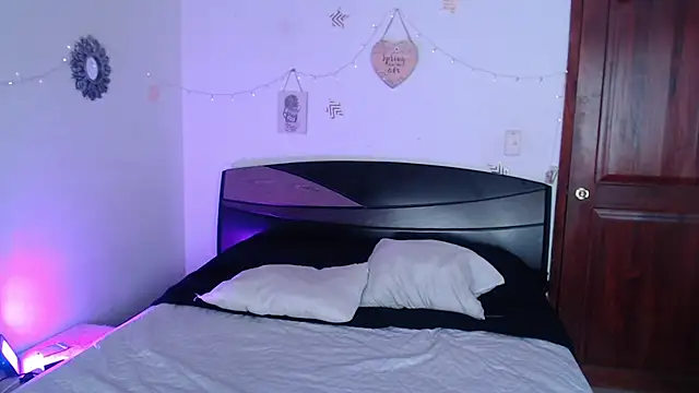 anhiahoney02 online show from 8, 2, 2025