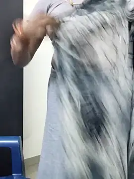 Snapshot of Tamilrojanew chatting on 11, 11, 2025 Tamilrojanew online show from 11, 11, 2025