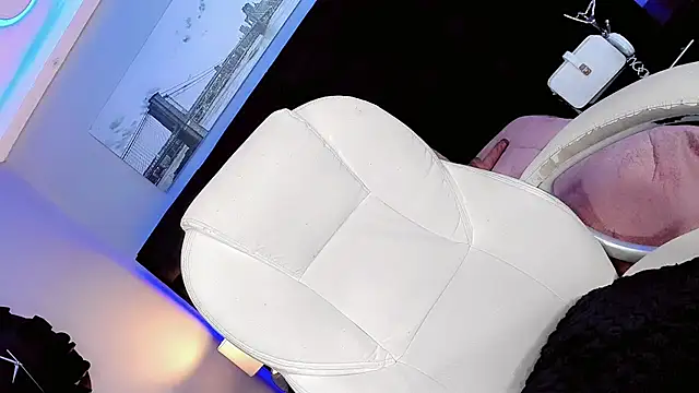 Shanelengel online show from 13, 1, 2025