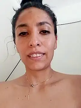 chloewildd  online show from 5, 1, 2025