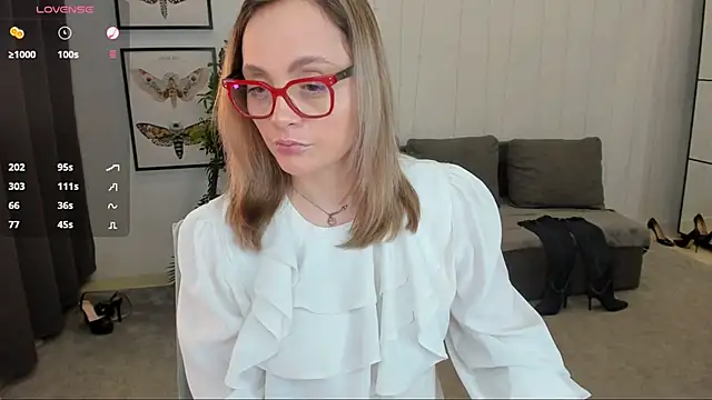 Snapshot of AdelaideRosabel chatting on 6, 12, 2024 AdelaideRosabel online show from 6, 12, 2024