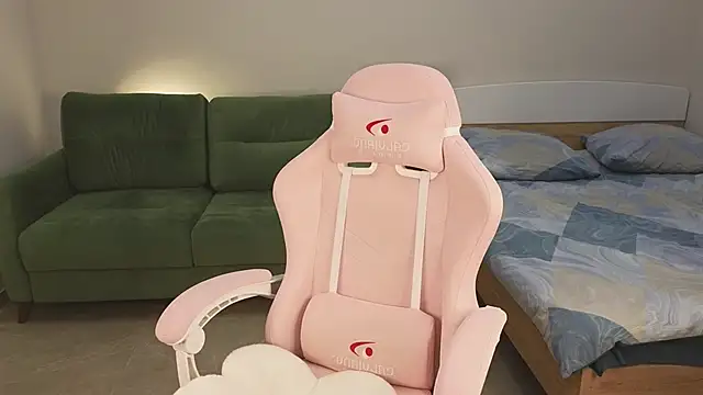 Snapshot of Eveleen_Soleen chatting on 9, 2, 2025 Eveleen Soleen online show from 9, 2, 2025