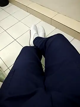 Snapshot of gatmoreno1 chatting on 3, 10, 2025 gatmoreno1 online show from 3, 10, 2025