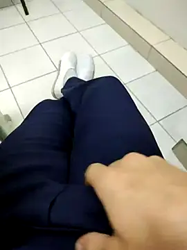 Snapshot of gatmoreno1 chatting on 6, 10, 2025 gatmoreno1 online show from 6, 10, 2025