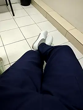 Snapshot of gatmoreno1 chatting on 7, 10, 2025 gatmoreno1 online show from 7, 10, 2025