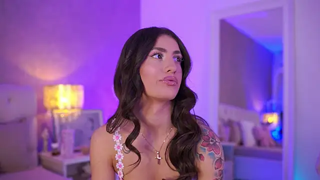 OhhAisha online show from 7, 4, 2026