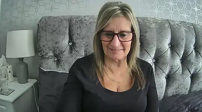 Snapshot of Additive_Mature_Linda chatting on 2, 12, 2024 Additive Mature Linda online show from 2, 12, 2024