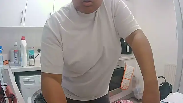 vanilla chocolate23 online show from 2, 11, 2025