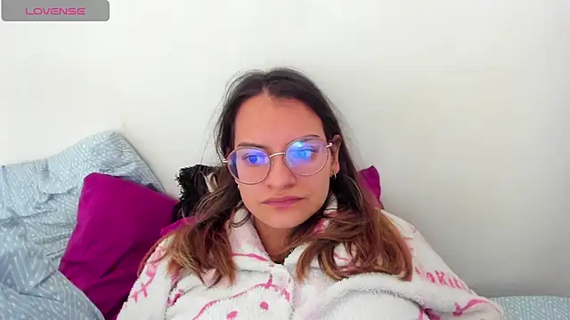 Snapshot of Angie_Pirss chatting on 15, 12, 2025 Angie Pirss online show from 15, 12, 2025