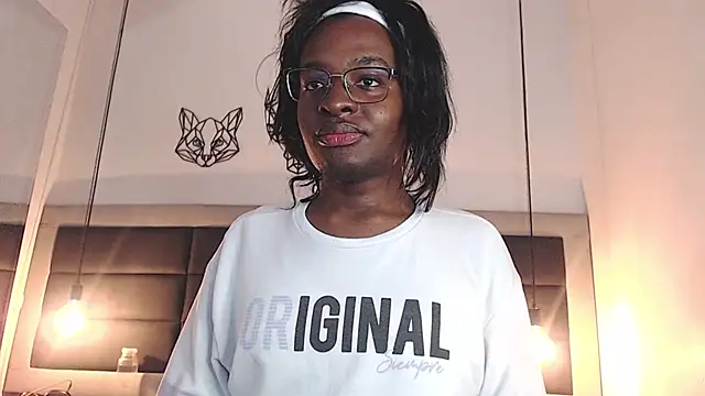 Snapshot of candy_lovee69 chatting on 29, 10, 2025 candy lovee69 online show from 29, 10, 2025