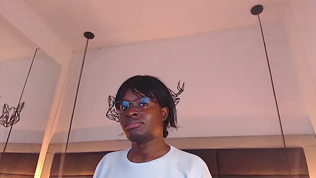 Snapshot of candy_lovee69 chatting on 28, 11, 2025 candy lovee69 online show from 28, 11, 2025