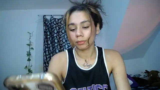 Snapshot of diamonmeli chatting on 16, 2, 2025 diamonmeli online show from 16, 2, 2025