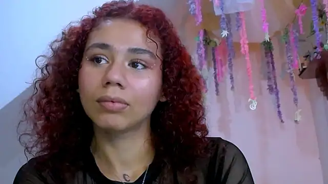 Snapshot of diamonmeli chatting on 8, 3, 2025 diamonmeli online show from 8, 3, 2025