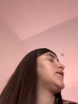 Snapshot of AhriCutte chatting on 19, 11, 2025 AhriCutte online show from 19, 11, 2025