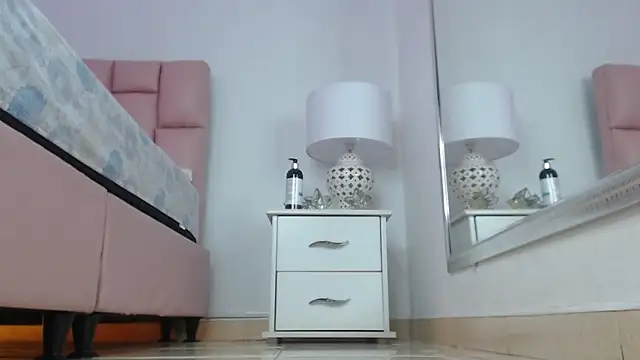 Snapshot of Zoe_Vixen chatting on 19, 12, 2024 Zoe Vixen online show from 19, 12, 2024