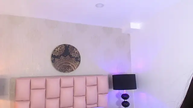 Snapshot of Zoe_Vixen chatting on 4, 3, 2025 Zoe Vixen online show from 4, 3, 2025