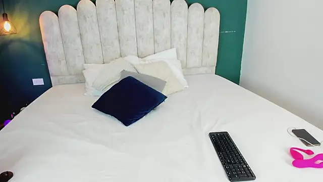 mayragonzpe   online show from 4, 10, 2025