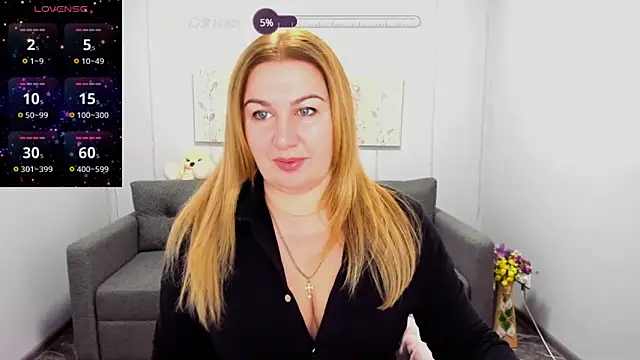 Snapshot of Lili_Crossi chatting on 2, 12, 2024 Lili Crossi online show from 2, 12, 2024