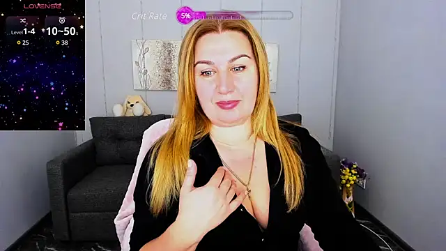 Snapshot of Lili_Crossi chatting on 4, 12, 2024 Lili Crossi online show from 4, 12, 2024