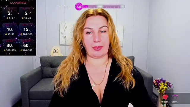 Snapshot of Lili_Crossi chatting on 12, 12, 2024 Lili Crossi online show from 12, 12, 2024