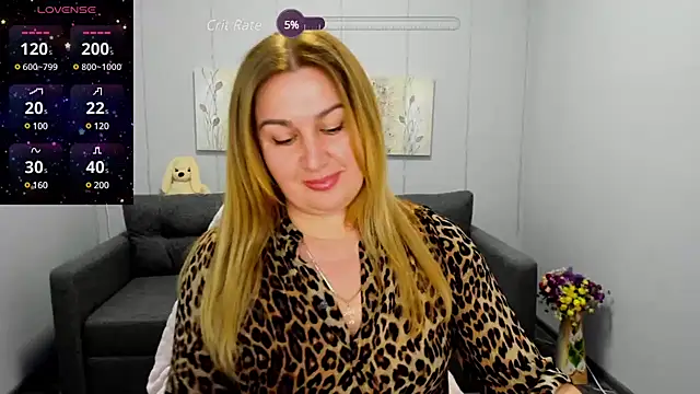 Snapshot of Lili_Crossi chatting on 16, 12, 2024 Lili Crossi online show from 16, 12, 2024