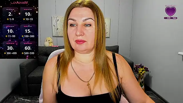 Snapshot of Lili_Crossi chatting on 12, 2, 2025 Lili Crossi online show from 12, 2, 2025