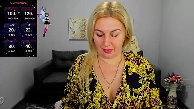 Snapshot of Lili_Crossi chatting on 30, 9, 2025 Lili Crossi online show from 30, 9, 2025