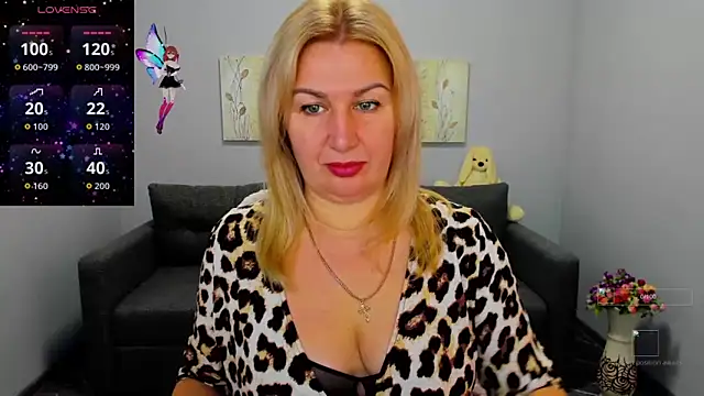 Snapshot of Lili_Crossi chatting on 15, 10, 2025 Lili Crossi online show from 15, 10, 2025