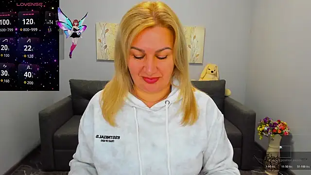 Snapshot of Lili_Crossi chatting on 7, 11, 2025 Lili Crossi online show from 7, 11, 2025