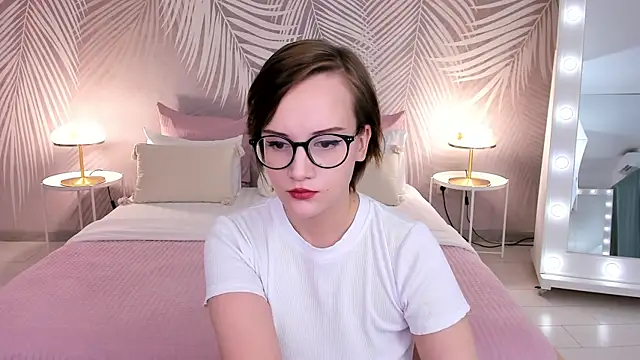 StellaGloww online show from 3, 2, 2025