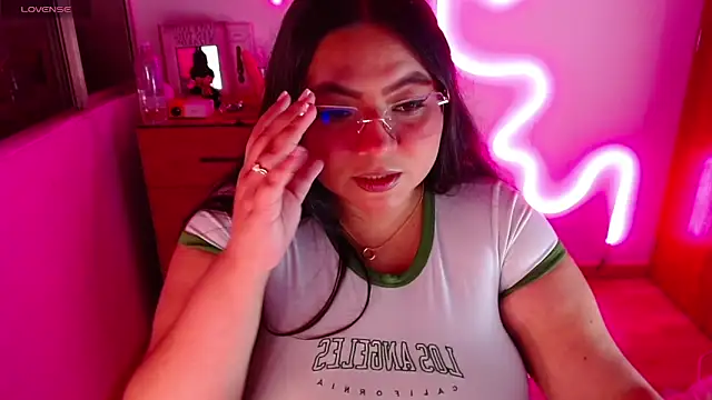 Snapshot of Rebeca_charme21 chatting on 2, 2, 2025 Rebeca charme21 online show from 2, 2, 2025